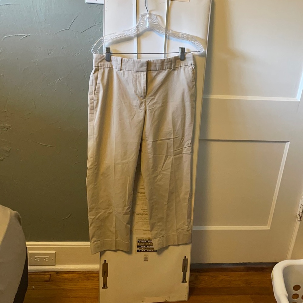 Ann Taylor 3/4 length work pants. Size 6P